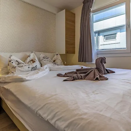 Prázdninový dům Mobile Superior-10 By Interhome *